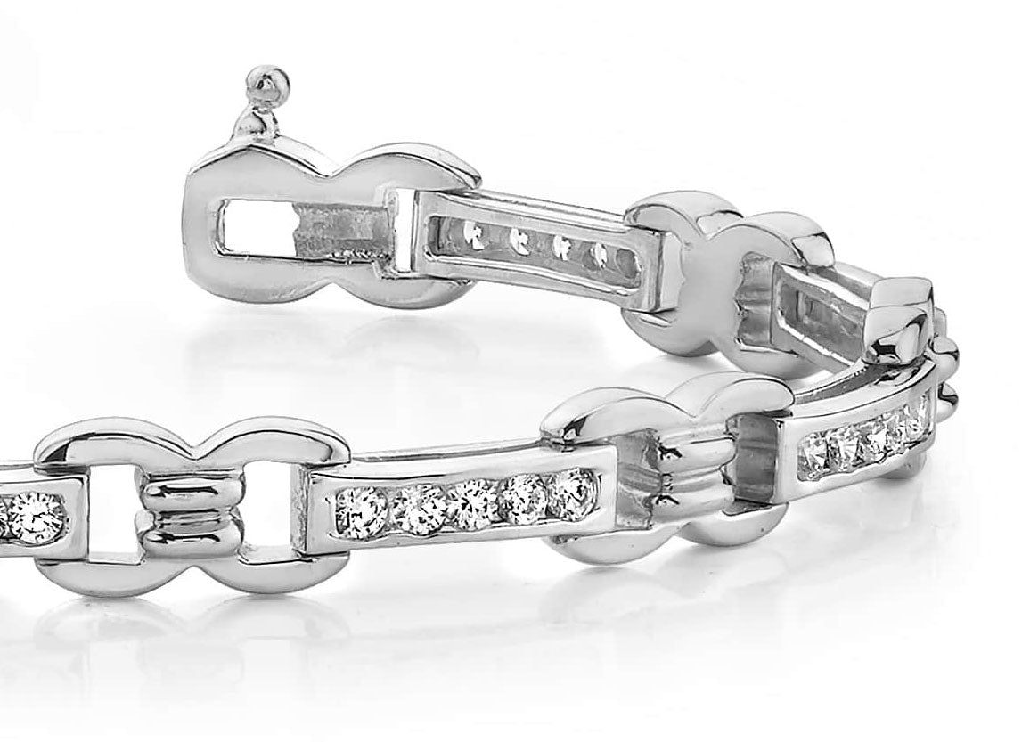 Classic Figure 8 Link Diamond Bracelet with 2.20 ct.(finished) 2.5mm