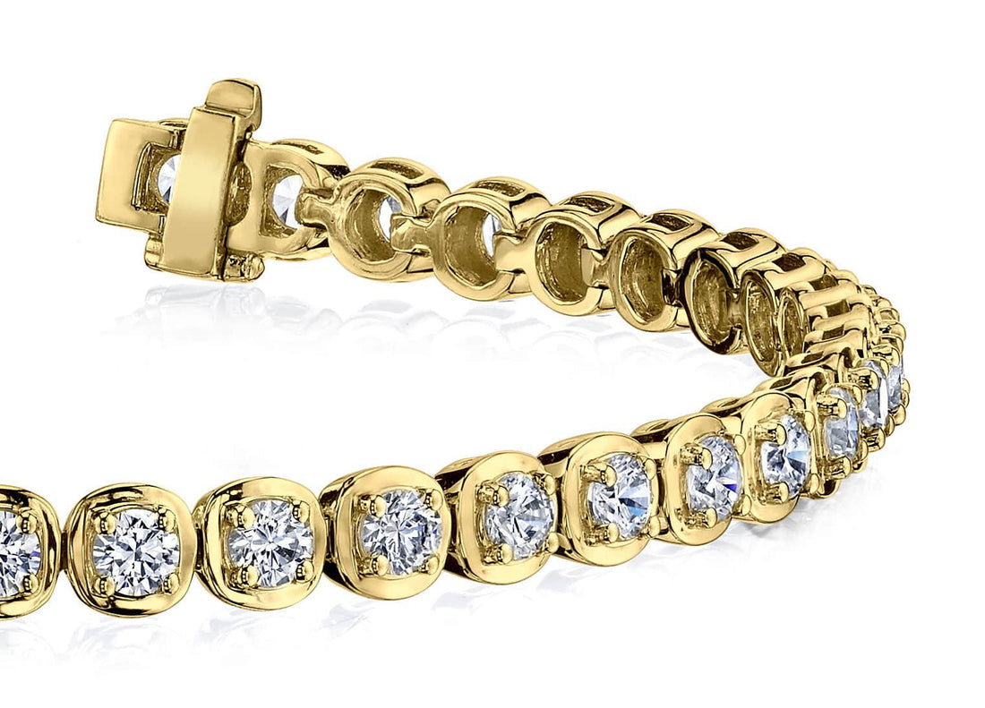 Cushion Inspired Round Diamond Bracelet with 5.94 ct.(finished) 3.6mm